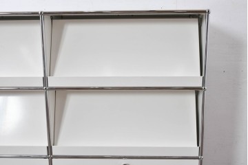 中古　美品　スイス　USMハラー(USM Haller)　ホームオフィスにもおすすめなスッキリとしたデザインの収納付きマガジンラック　定価約52万7千円相当　(R-084866)