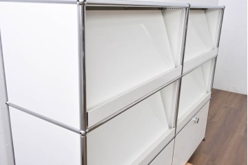 中古　美品　スイス　USMハラー(USM Haller)　ホームオフィスにもおすすめなスッキリとしたデザインの収納付きマガジンラック　定価約52万7千円相当　(R-084866)