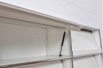 中古　美品　スイス　USMハラー(USM Haller)　ホームオフィスにもおすすめなスッキリとしたデザインの収納付きマガジンラック　定価約52万7千円相当　(R-084866)