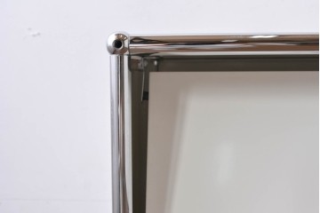 中古　美品　スイス　USMハラー(USM Haller)　ホームオフィスにもおすすめなスッキリとしたデザインの収納付きマガジンラック　定価約52万7千円相当　(R-084866)