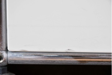 中古　美品　スイス　USMハラー(USM Haller)　ホームオフィスにもおすすめなスッキリとしたデザインの収納付きマガジンラック　定価約52万7千円相当　(R-084866)