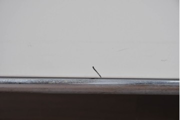 中古　美品　スイス　USMハラー(USM Haller)　ホームオフィスにもおすすめなスッキリとしたデザインの収納付きマガジンラック　定価約52万7千円相当　(R-084866)