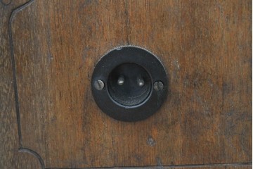 ジャンク品　アンティーク雑貨　オリバー(OLIVER)社　インジケーターや木部のクラシカルな装飾が魅力的な真空管ラジオ　(R-084868)