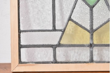 イギリスアンティーク　おしゃれなステンドグラス入り!お部屋のアクセントになるフィックス窓　(R-084870)