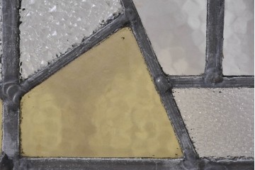 イギリスアンティーク　おしゃれなステンドグラス入り!お部屋のアクセントになるフィックス窓　(R-084870)