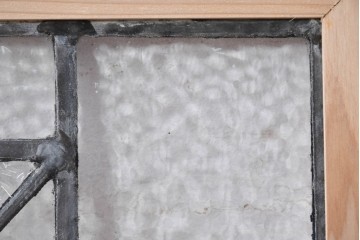 イギリスアンティーク　おしゃれなステンドグラス入り!お部屋のアクセントになるフィックス窓　(R-084870)