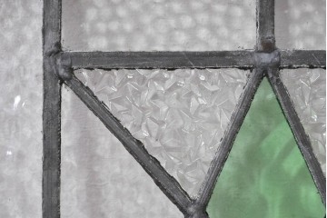 イギリスアンティーク　おしゃれなステンドグラス入り!お部屋のアクセントになるフィックス窓　(R-084870)