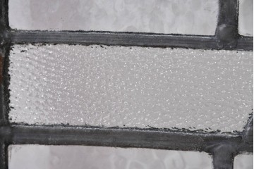 イギリスアンティーク　おしゃれなステンドグラス入り!お部屋のアクセントになるフィックス窓　(R-084870)