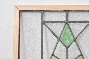 イギリスアンティーク　おしゃれなステンドグラス入り!お部屋のアクセントになるフィックス窓　(R-084870)