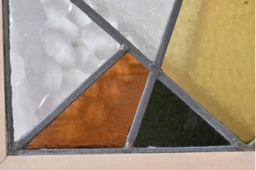 イギリスアンティーク　おしゃれなステンドグラス入り!お部屋のアクセントになるフィックス窓　(R-084871)