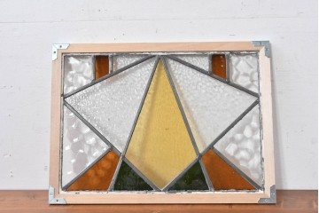 イギリスアンティーク　おしゃれなステンドグラス入り!お部屋のアクセントになるフィックス窓　(R-084871)