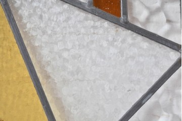 イギリスアンティーク　おしゃれなステンドグラス入り!お部屋のアクセントになるフィックス窓　(R-084871)