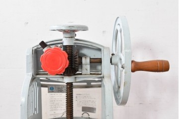 【簡易リペア限定品】　和製ヴィンテージ　初雪(hatsuyuki)　HA-110-S　ノスタルジックな雰囲気が漂う手動かき氷機　(R-084872)