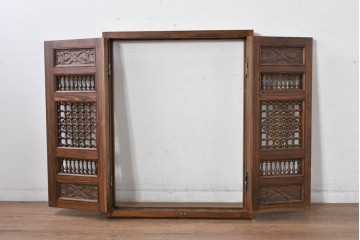 アンティーク建具　建築的な造形美と装飾性を併せ持つアラビア建築様式で作られたマシュラビーヤの窓と枠のセット　(R-084873)