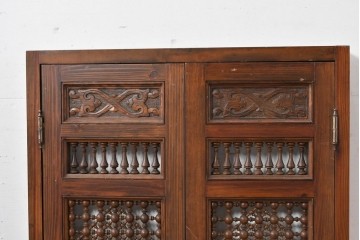 アンティーク建具　建築的な造形美と装飾性を併せ持つアラビア建築様式で作られたマシュラビーヤの窓と枠のセット　(R-084873)