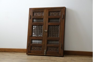 アンティーク建具　建築的な造形美と装飾性を併せ持つアラビア建築様式で作られたマシュラビーヤの窓と枠のセット　(R-084873)