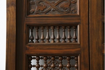 アンティーク建具　建築的な造形美と装飾性を併せ持つアラビア建築様式で作られたマシュラビーヤの窓と枠のセット　(R-084873)