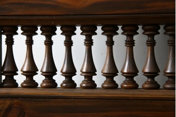 アンティーク建具　建築的な造形美と装飾性を併せ持つアラビア建築様式で作られたマシュラビーヤの窓と枠のセット　(R-084873)