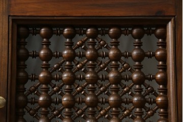 アンティーク建具　建築的な造形美と装飾性を併せ持つアラビア建築様式で作られたマシュラビーヤの窓と枠のセット　(R-084873)