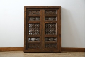 アンティーク建具　建築的な造形美と装飾性を併せ持つアラビア建築様式で作られたマシュラビーヤの窓と枠のセット　(R-084873)