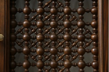 アンティーク建具　建築的な造形美と装飾性を併せ持つアラビア建築様式で作られたマシュラビーヤの窓と枠のセット　(R-084873)