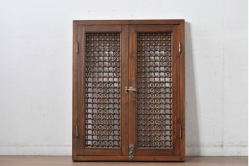 アンティーク建具　実用性と美的デザインが両立!アラビア建築様式で作られたマシュラビーヤの窓と枠のセット　(R-084874)
