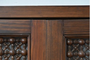 アンティーク建具　実用性と美的デザインが両立!アラビア建築様式で作られたマシュラビーヤの窓と枠のセット　(R-084875)