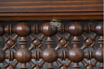 アンティーク建具　実用性と美的デザインが両立!アラビア建築様式で作られたマシュラビーヤの窓と枠のセット　(R-084875)