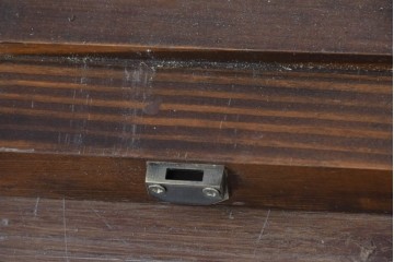 アンティーク建具　実用性と美的デザインが両立!アラビア建築様式で作られたマシュラビーヤの窓と枠のセット　(R-084875)