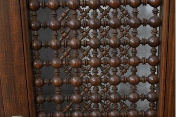 アンティーク建具　実用性と美的デザインが両立!アラビア建築様式で作られたマシュラビーヤの窓と枠のセット　(R-084875)