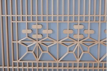 ヴィンテージ建具　昭和中期　幾何学文様の意匠が美しい片面ガラスの組子欄間1枚　(R-084876)