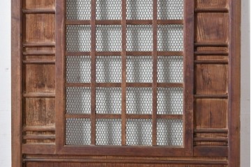 アンティーク建具　明治～大正　金網入り格子窓と装飾板の組み合わせが珍しい蔵戸1枚　(R-084878)