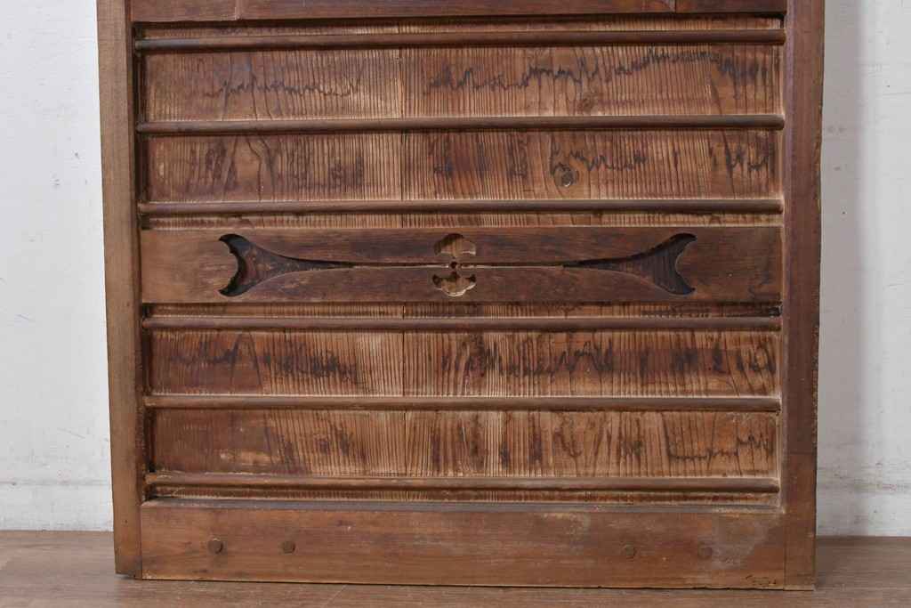 アンティーク建具　明治～大正　金網入り格子窓と装飾板の組み合わせが珍しい蔵戸1枚　(R-084878)