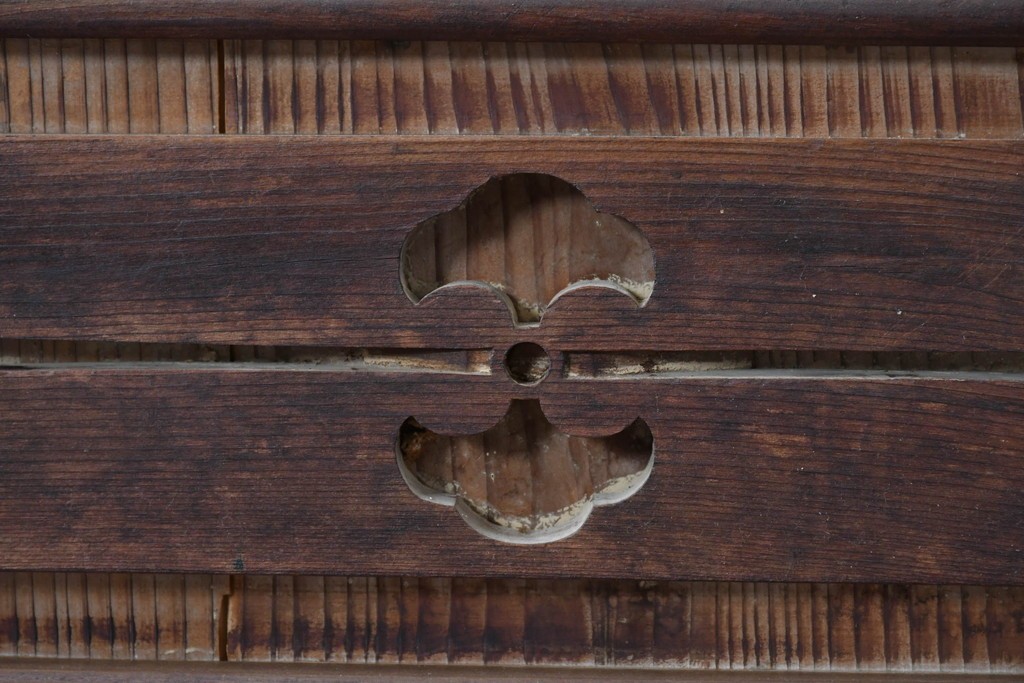 アンティーク建具　明治～大正　金網入り格子窓と装飾板の組み合わせが珍しい蔵戸1枚　(R-084878)