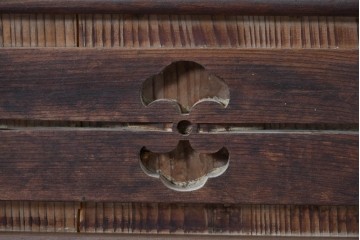 アンティーク建具　明治～大正　金網入り格子窓と装飾板の組み合わせが珍しい蔵戸1枚　(R-084878)