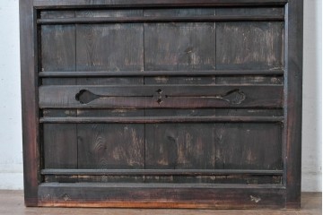 アンティーク建具　明治～大正　格子窓と板戸を組み合わせた凝ったデザインの蔵戸1枚　(R-084879)