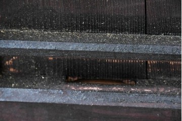 アンティーク建具　明治～大正　格子窓と板戸を組み合わせた凝ったデザインの蔵戸1枚　(R-084879)