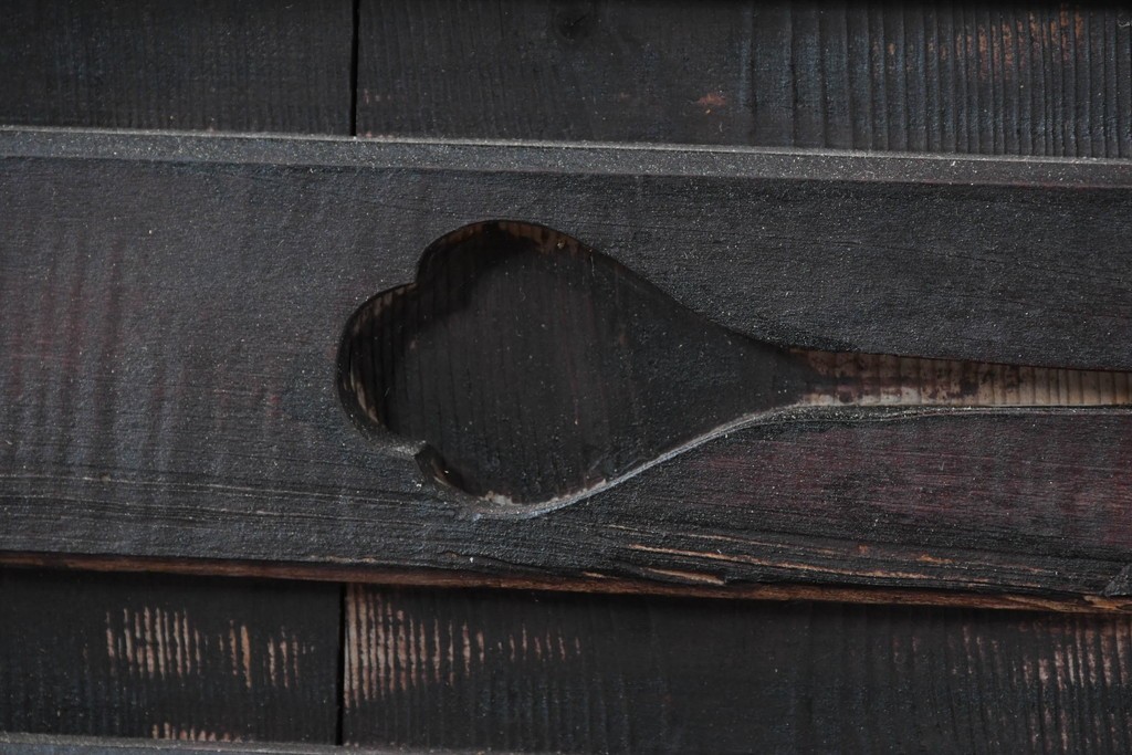 アンティーク建具　明治～大正　格子窓と板戸を組み合わせた凝ったデザインの蔵戸1枚　(R-084879)