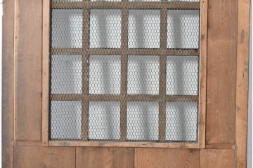 アンティーク建具　明治～大正　格子窓と板戸を組み合わせた凝ったデザインの蔵戸1枚　(R-084879)