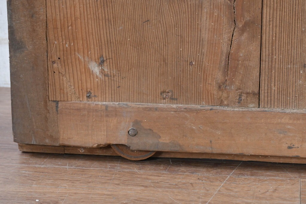 アンティーク建具　明治～大正　格子窓と板戸を組み合わせた凝ったデザインの蔵戸1枚　(R-084879)