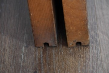 ヴィンテージ建具　昭和後期　高級品!!　腰板欅(ケヤキ)材　欅材ならではの木目が印象的なガラス戸2枚セット　(R-084880)