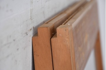 ヴィンテージ建具　昭和後期　高級品!!　腰板欅(ケヤキ)材　欅材ならではの木目が印象的なガラス戸2枚セット　(R-084880)