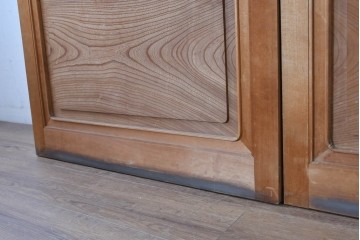 ヴィンテージ建具　昭和後期　高級品!!　腰板欅(ケヤキ)材　欅材ならではの木目が印象的なガラス戸2枚セット　(R-084880)