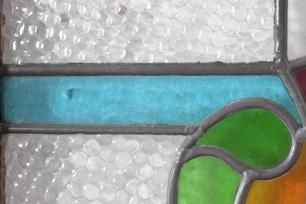 イギリスアンティーク　赤・緑・琥珀色のステンドグラスが印象的な木製ドア1枚　(R-084881)