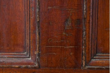 イギリスアンティーク　赤・緑・琥珀色のステンドグラスが印象的な木製ドア1枚　(R-084881)