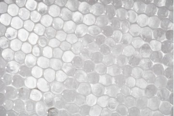 イギリスアンティーク　赤・緑・琥珀色のステンドグラスが印象的な木製ドア1枚　(R-084881)