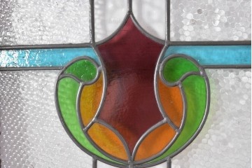 イギリスアンティーク　赤・緑・琥珀色のステンドグラスが印象的な木製ドア1枚　(R-084881)