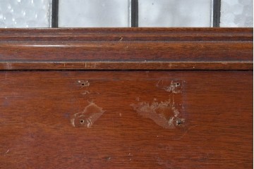 イギリスアンティーク　赤・緑・琥珀色のステンドグラスが印象的な木製ドア1枚　(R-084881)