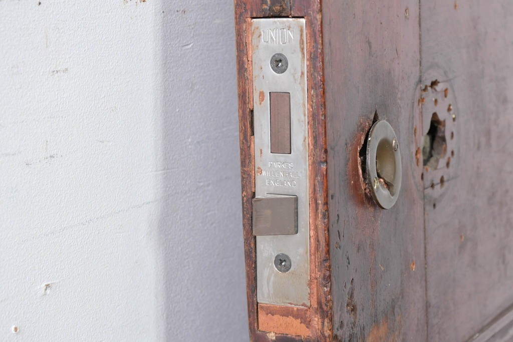 イギリスアンティーク　赤・緑・琥珀色のステンドグラスが印象的な木製ドア1枚　(R-084881)