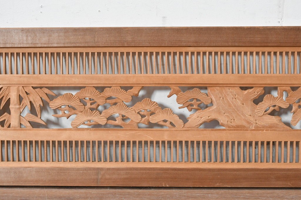 ヴィンテージ建具　昭和中期　松・竹・梅の彫刻が施された格子欄間1枚　(R-084883)